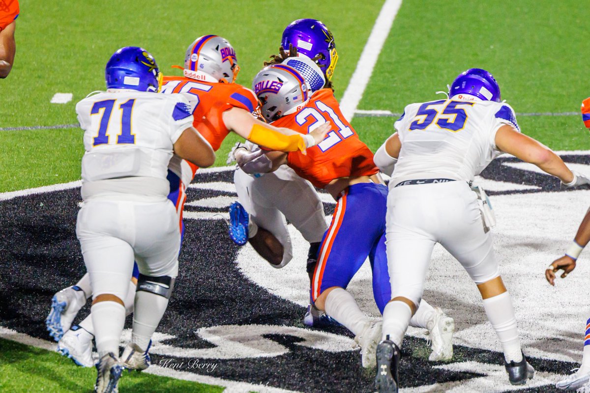 kentberry85's tweet photo. ⁦@Bolles_Football⁩ with a tough loss Friday night. But the defense was lights out. Led by ⁦@SurfaceSpencer⁩ (12) ⁦@SkylerMalone23⁩ (10) ⁦@KavonMiller⁩ (9) ⁦@trent_carter_21⁩ (8) ⁦@JacksonBrill22 (8). ⁩ https://t.co/HmHK8lAqmd