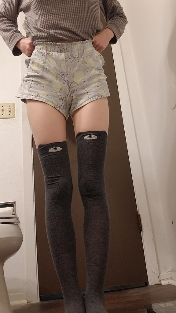 trippingcals's tweet photo. Bear socks bodycheck https://t.co/bRjH8pPPqi