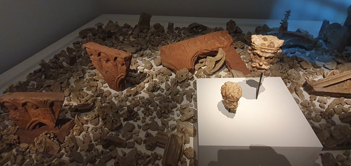 aabuwalda's tweet photo. Drie 14e eeuwse koorfragmenten van rode zandsteen, afkomstig uit de kerk van #Wons.
@FriesMuseum #Middeleeuwen https://t.co/8h9L7vO3lH