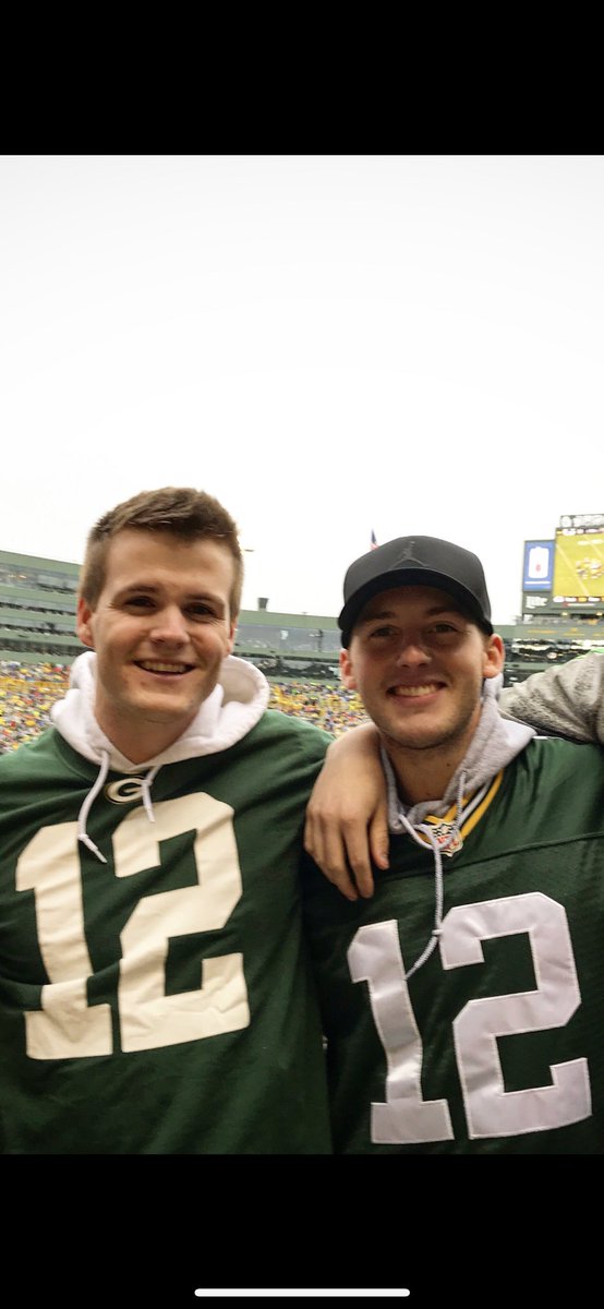 JabaExotic's tweet photo. It may be hate week, but there is only 1 team we will die for 🧀 #GoPackGo #HateWeek #TheComish @TheDirtyKurt https://t.co/jschm2vtON