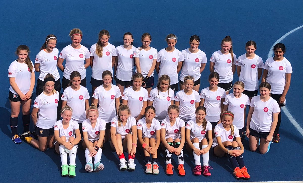 girls_lions's tweet photo. A minutes silence was observed ahead of the first training session of the 22/23 Lions. In memory of an amazing Monarch and inspirational woman who embodied so many of the qualities we expect of our young sports women. Integrity, hard-work and commitment. Welcome new @girls_lions https://t.co/LZjTg8ujNi