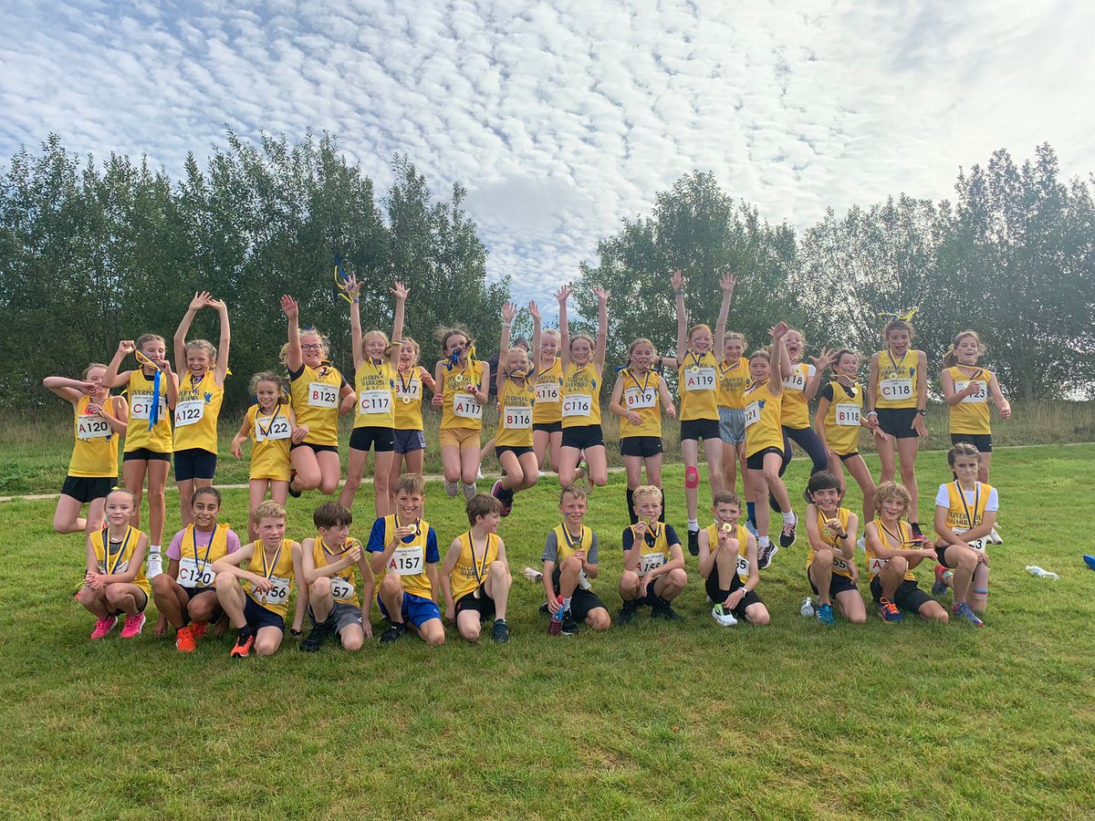 StephanoRobert3's tweet photo. What a morning for Sarahs 1st Competitive race at Edge Hill Uni 🥰🏃‍♀️🏅 all the kids were absolutely amazing 👏 @LivHarriersAC #roadrelay @listerjuniors https://t.co/sT0JgumOxc
