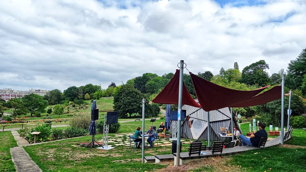 Inria_Nancy's tweet image. 🤖 Robi le robot, @AntoineDelefor1 et la compagnie @lessensdesmots sont prêts 😁 Ils vous attendent dès 15h pour la pièce de théâtre #DroneControl au @JardinBotaNancy !
#ScienceSurLaPlace @Inria @labo_Loria @Univ_Lorraine @Livresurlaplace