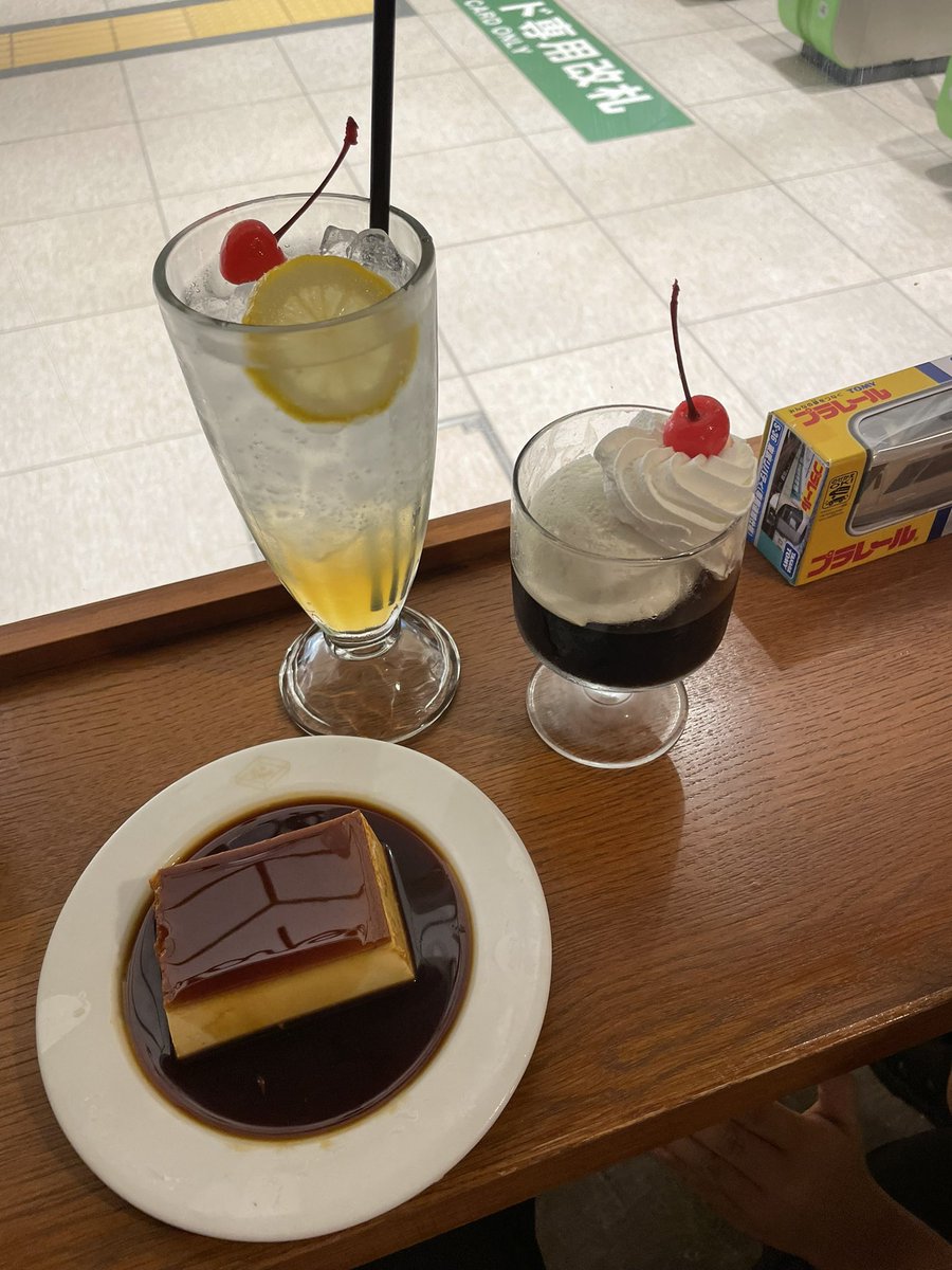 mimix_MM's tweet photo. ��れが噂のインスタ映えする食品ですか....えぇ.....❤️‍🔥

写真のセンスありすぎてage↑

チョベリグage↑

気分上々↑↑

だっちゅ〜の！ https://t.co/z64IHdewyx