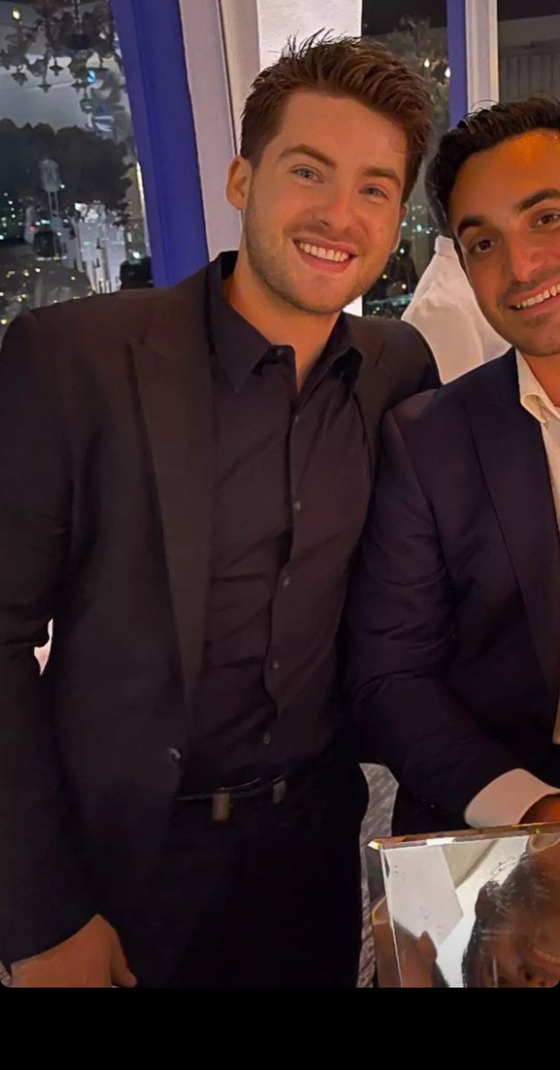 he looks 5 years younger lol