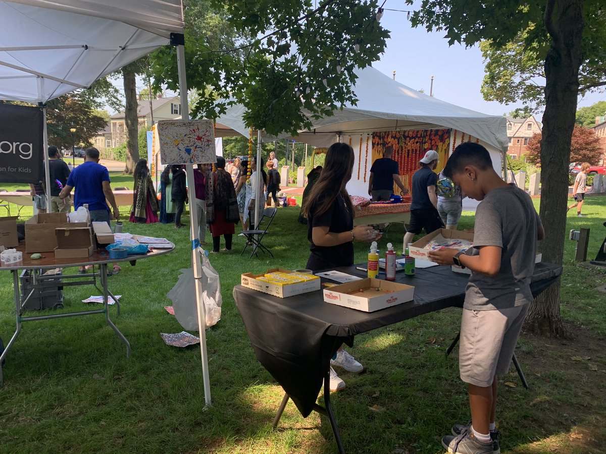 l_kabat's tweet photo. A great turnout at the Franklin Cultural Festival. Supporting the arts &amp; culture  Great music &amp; food &amp; community #nonprofit #givekidsthearts #kidsart #kidsmusic #art #music #give  #nonprofitorg #donation #kidsinneed #helpthekids #artiscritical #ne #massnonprofit #inkinddonation https://t.co/mHwOdsN7Ua