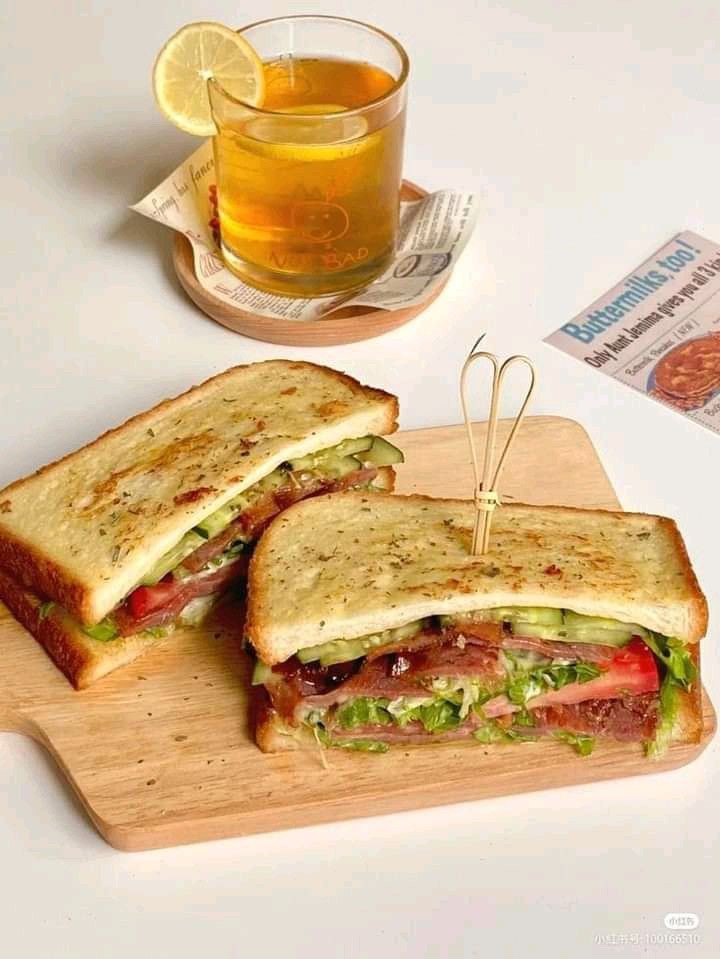 ST_KittyChic's tweet photo. ㅤ

Kitty berjalan ke arah dapur perlahan, agar tidak membangunkan anak-anaknya yang masih di alam mimpi. Pagi itu ia menyiapkan sandwich dan segelas lemon tea untuknya sendiri. Sambil menyantap sarapannya, ia menikmati pemandangan dari dapurnya -c

ㅤ https://t.co/yOp7TErrwY