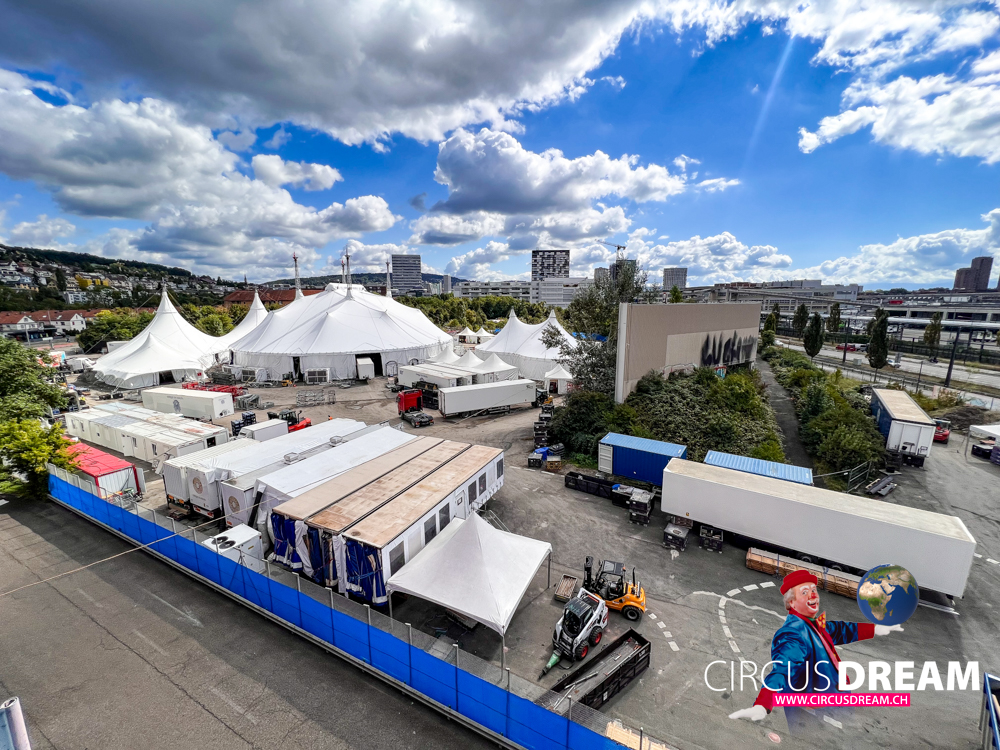 circusdream's tweet photo. Cirque du Soleil (LUZIA) :: Zürich (ZH) 2022 :: Der Aufbau /📸 © Foto by Marcel Hutzli 2022, https://t.co/UosrtvOGwt
#cirquedusoleil #luzia #zurich #zürich #hardturmareal #cirque #circo #circus #zirkus #cirquelife #cirqueway #ticketcorner #show #bigtopsetup #europeantour @Cirque https://t.co/ow2Kpz8QlT