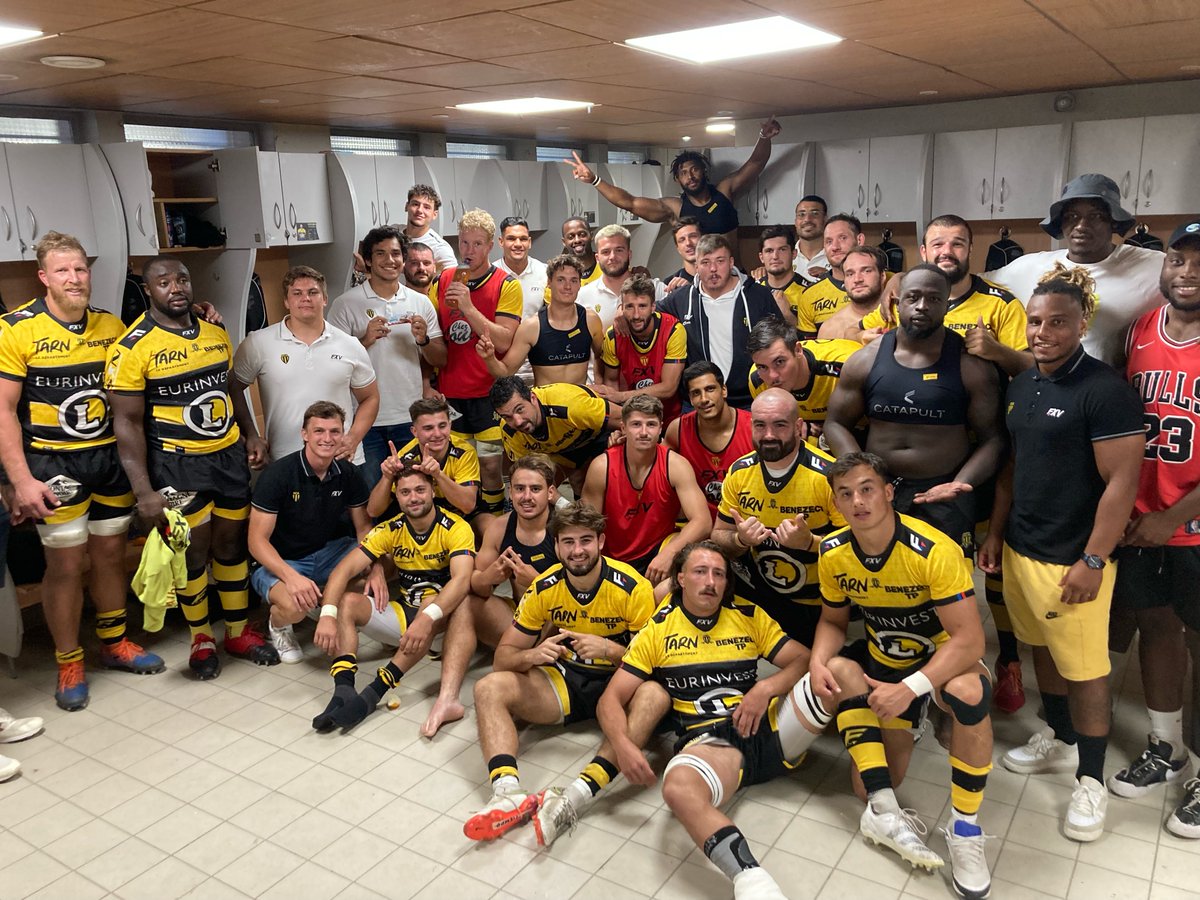 SCA_OFFICIEL's tweet photo. Bon dimanche après-midi à nos supporters en ce lendemain de victoire !
Une équipe, ensemble 🔝
#SCAREC https://t.co/Ff0a4fzs8s