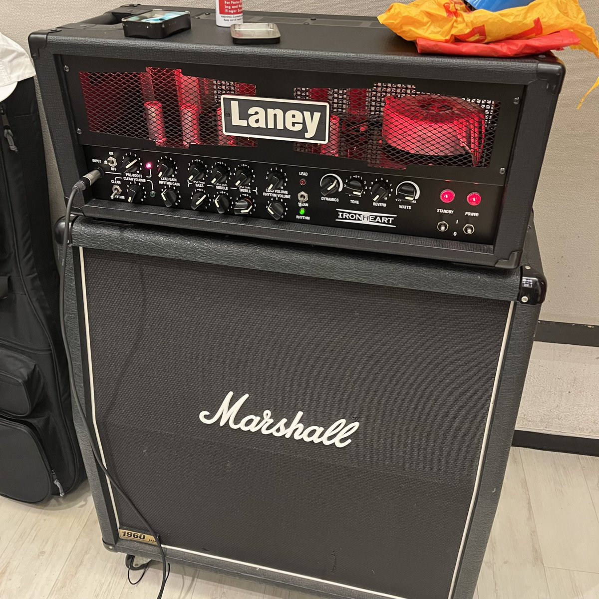 HZM024's tweet photo. コロナ禍もありB-AXE fesにて約2年半ぶりのライブです。中古ですがLaneyのヘッド買ったので早速実戦投入してブチかましたいと思います。お誘い合わせの上、是非！ https://t.co/goDNBa926S