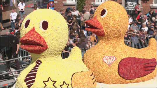 Volg de Bloemencorso van Loenhout nu live op ATV. #bloemencorso #loenhout #corso #atvnieuws #atvbe