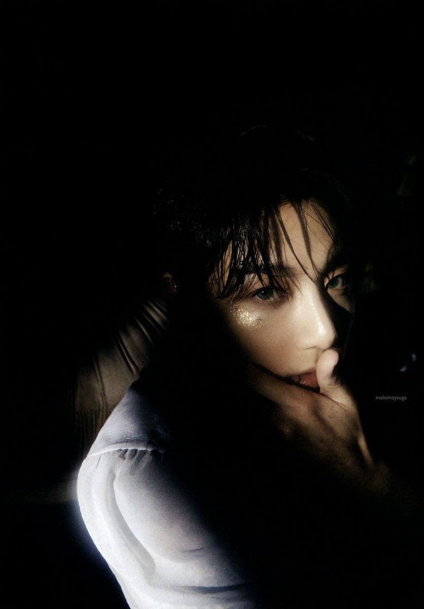 armyforever0620's tweet photo. Omg.. 중국.. Vampire https://t.co/TAcJuC3xR4
