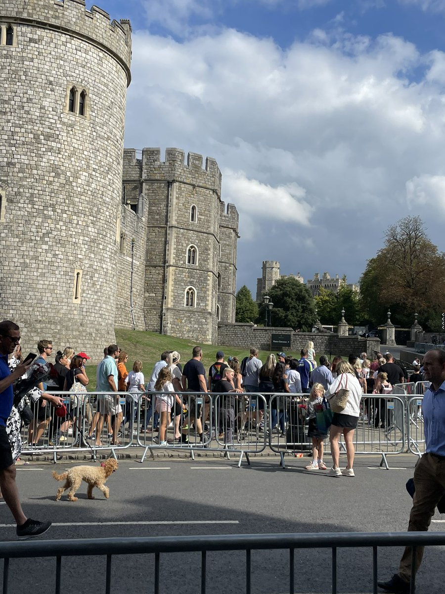 So glad I came to Windsor to pay my respects and lay flowers at the gates of Windsor Castle, hearing the crowds….God save the King after the proclamation, was moving