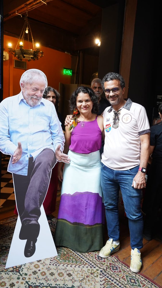 zemariarj's tweet photo. O dia de ontem foi especial com o aniversário da amiga e candidata a deputada estadual, @naustriarj!
Muita alegria, samba de primeira e propostas concretas para recuperar o nosso Rio!
#ZePeloRio #Lulala #LulaNoPrimeiroTurno
#Naustria13123 https://t.co/oxKxlaNX0J