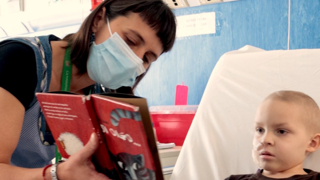 ✏️ El Garrahan saluda a todas las y los docentes en su día, en especial a quienes se desempeñan en la Escuela Hospitalaria que permite que niñas, niños y adolescentes continúen con su educación mientras están en el Hospital.

¡Feliz día, maestras y maestros! 🥰
#Garrahan35Años