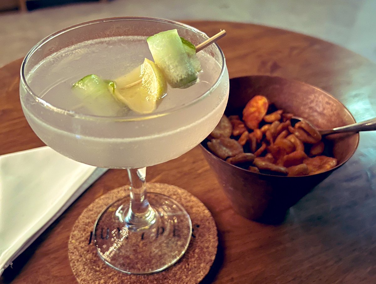 OntheRoadAJ's tweet photo. A delicious Gimlet to say goodbye to an exhausting weekend! ����

#sundayvibes #gin #JuniperBar https://t.co/DMK16bWAVK