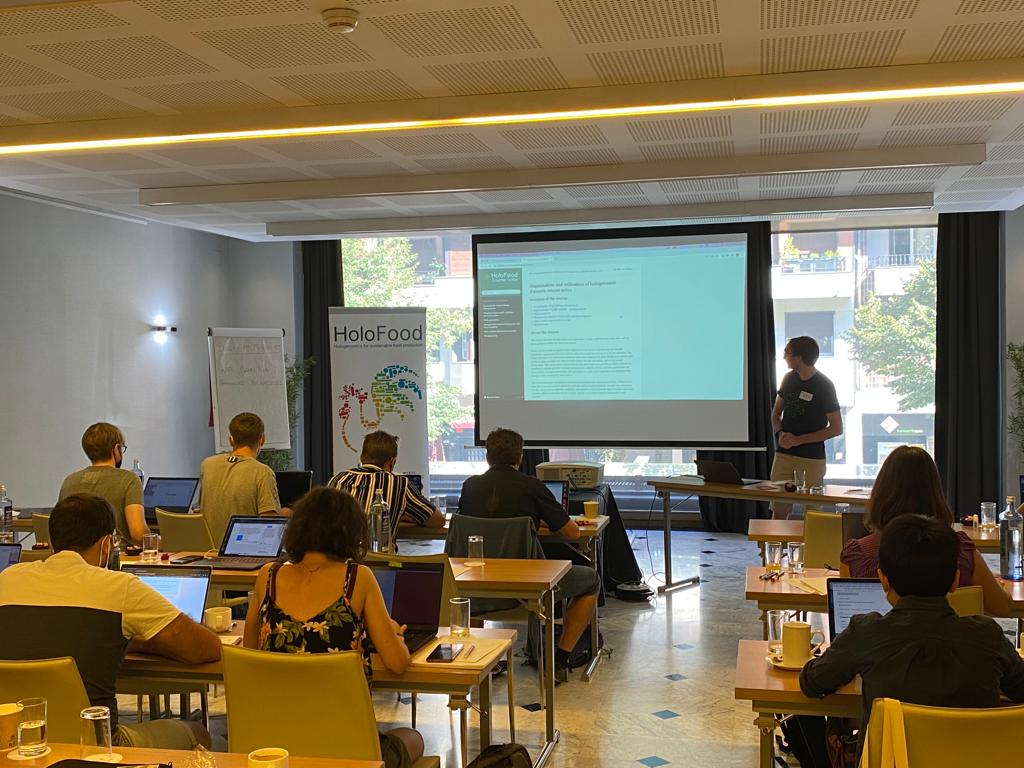 HoloFood_EU's tweet photo. 🐓Next up we've had a sneak peak of the @HoloFood_EU data portal by @sndyrgrs &amp; a short practical on considerations for data organisation and accessibility! https://t.co/fjfQSHBOhJ