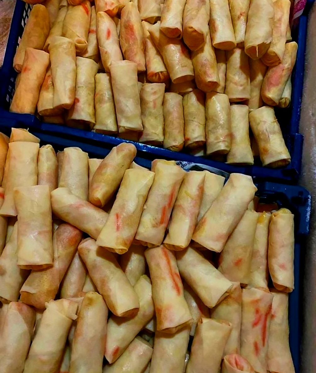 AllSiamThai's tweet photo. Hand rolled one by one! Don't let our delicious Vegetable Spring Rolls go to waste 😉 order them tonight!
•Dine In
•Collect
•Delivery
Please visit: https://t.co/hNgoJ4BtDZ
#springrolls #springrollsfordays #vegetablespringrolls #sheffieldfoodies #eccybeach https://t.co/ZtC9rDwAmn