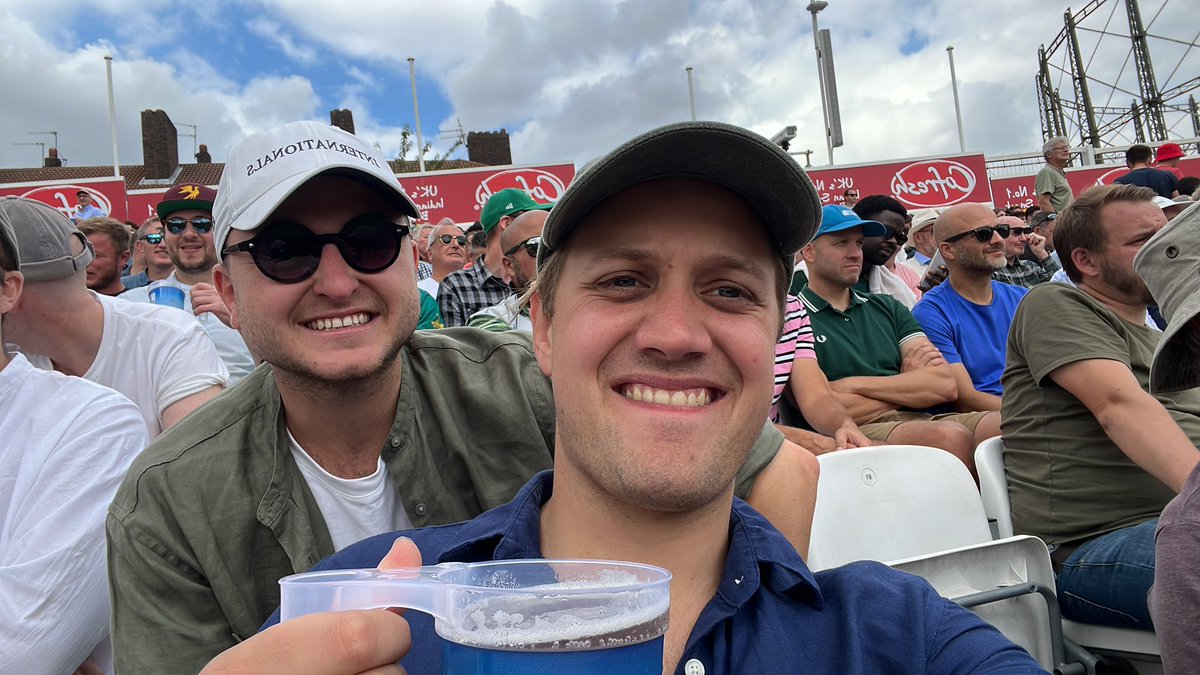 camhampson5's tweet photo. @Jamie_Battersby @gluggs_bishops @matt_mka @Ryan__Ricks masterclass this afternoon. How’s your Sunday boys? https://t.co/YoG0kf118m