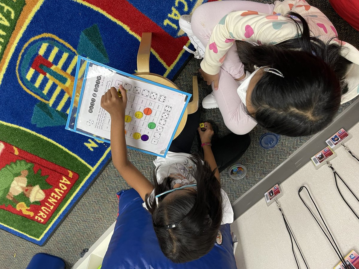 MrsHernandezCSE's tweet photo. We’ve been busy in 2nd grade! Here are some pics from our first month of school in ELAR/SS. @CSE_Chameleons https://t.co/lkFT4c5C3o