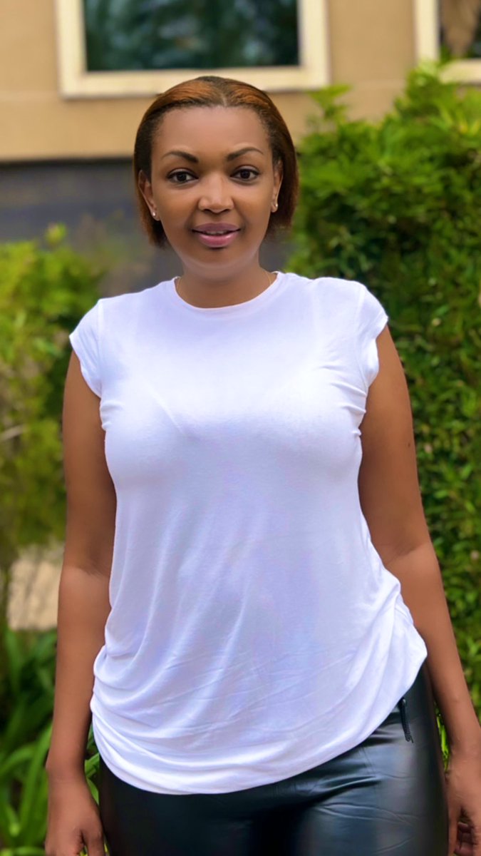 karennyamunbo's tweet photo. For all the times You made a way out of no way, i calls You a way maker! https://t.co/jPTW2Yyytq