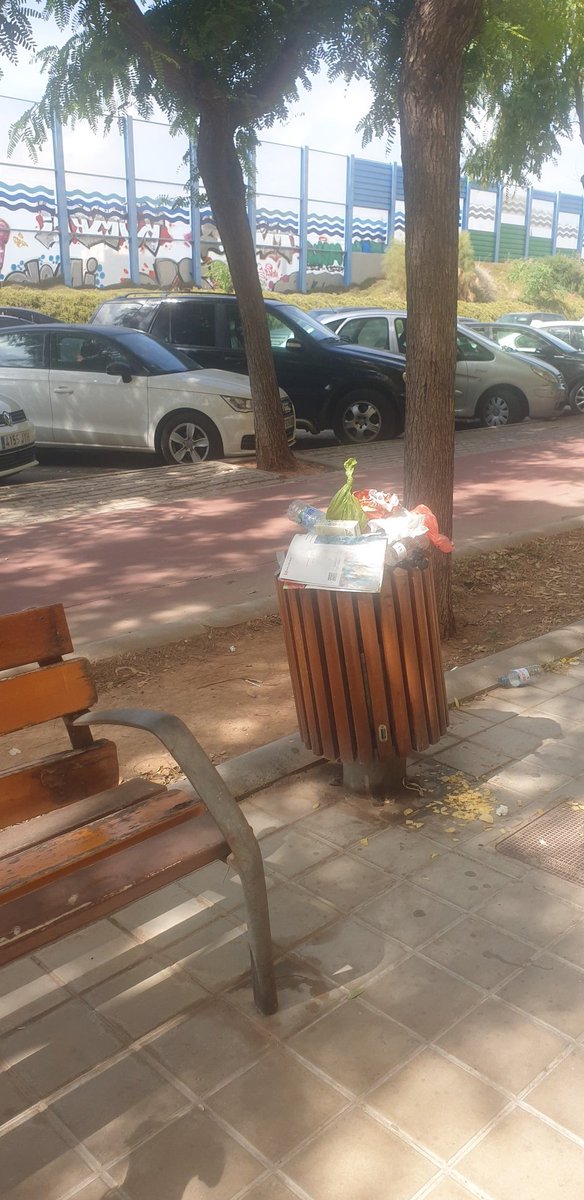 elamorderafita's tweet photo. @ayto_alboraya @MiChavarria 
Esta es la realidad de la Port Saplaya que vendéis en fotos.
#portsaplaya se está cayendo y vosotros miráis para otro lado...
¿A dónde van a parar nuestros impuestos?
Soluciones ya... https://t.co/n1TnAn2WTn