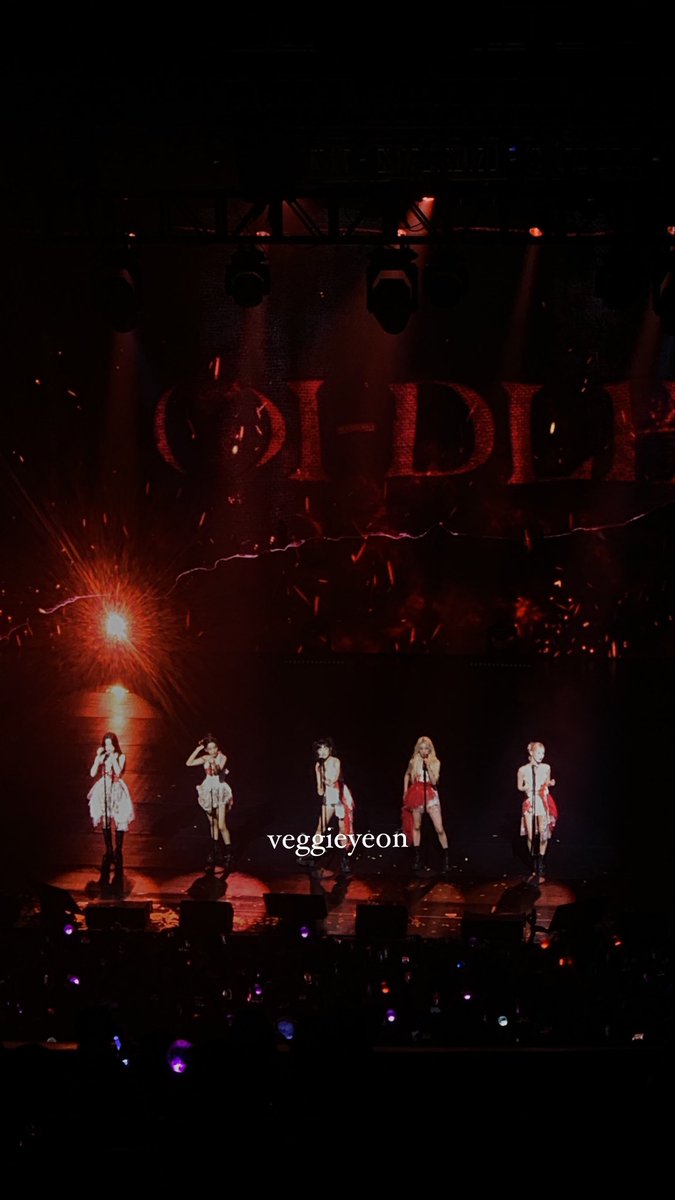 veggieyeon's tweet photo. unforgettable night 🥹🫶 #GIDLEinManila2022 https://t.co/PM7ULm0cBo