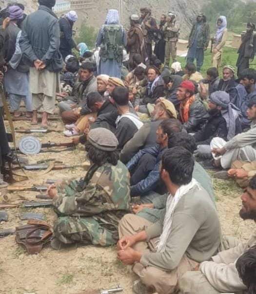 د شرارت جبهې 25 تنه په سپکو او درنو وسلو سمبال ملا صاحبانو ته تسلیم شول ..💪💪