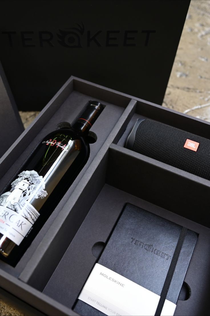 <a href="/TinderWORP/">TinderWORP — CLOSE BOOK</a> Happy Wedding for @_zyixing1007 &amp; <a href="/_crystal0117/">Lix</a> hope you guys have an amazing moment for each day to share love, sad or even madness that make you more closest~ also congrats on your wedding day! 
Here a few gifts from us 🥂🎊