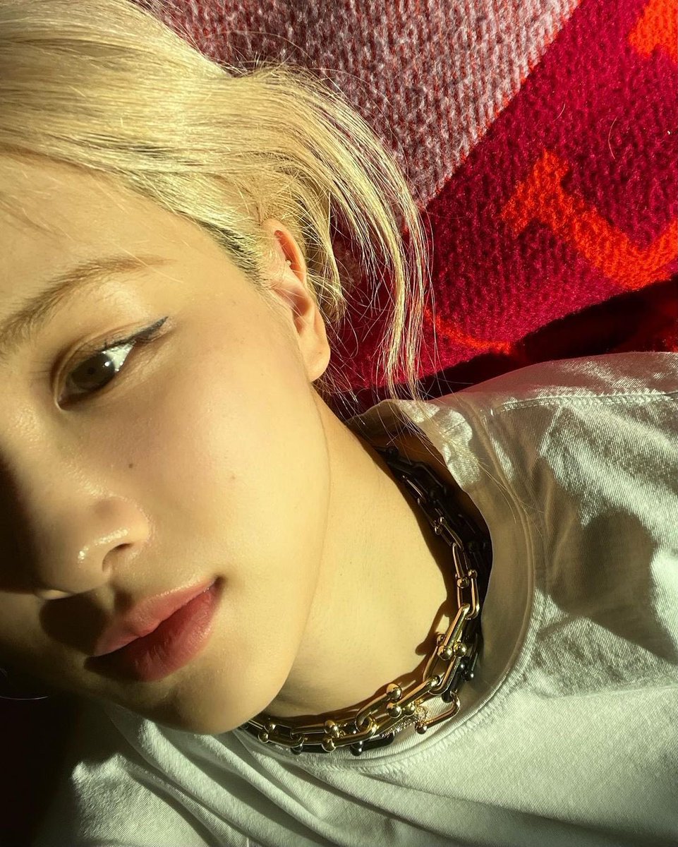 baaaangMina's tweet photo. Lazy day ~ https://t.co/leEXQKrHfU