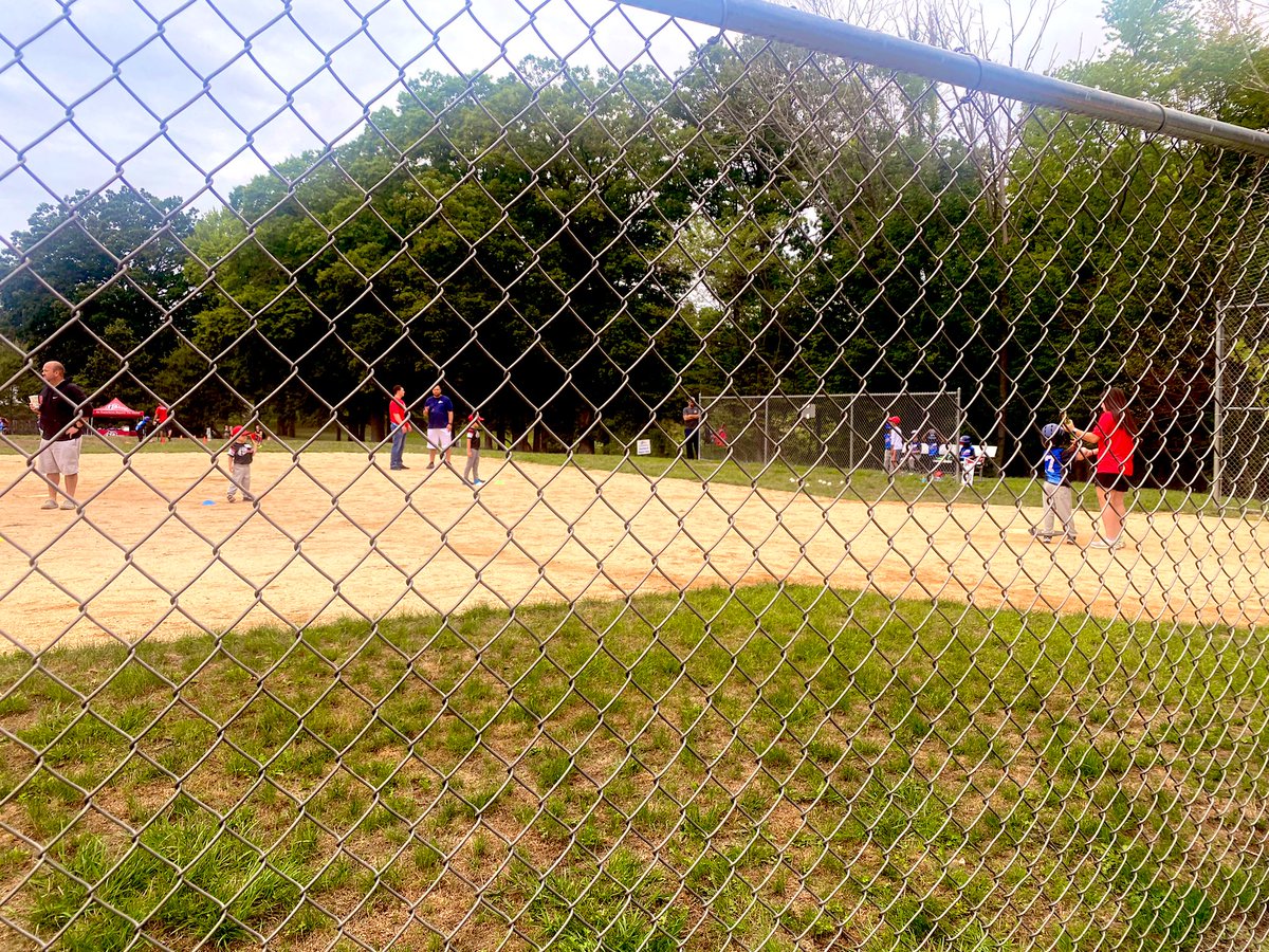 daf1010's tweet photo. On the baseball field! #FallSport #E xcited https://t.co/qrvrowr2SZ