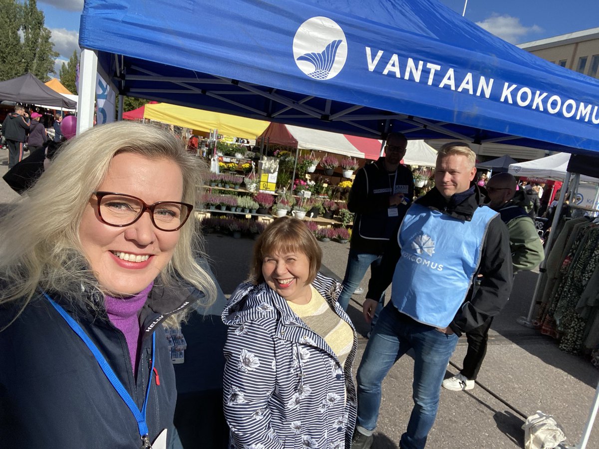 Marjo_Lipasti's tweet photo. #Kokoomus #Tikkurilan #syysmarkkinoilla https://t.co/aHez4qWKsP