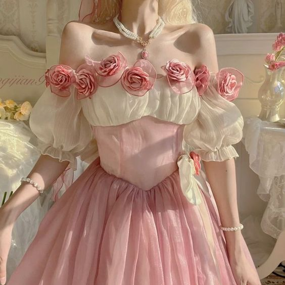archivedlooks's tweet photo. In love with this dress https://t.co/oLOAFNiKkr