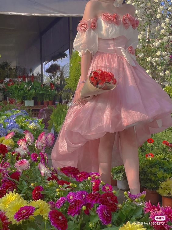archivedlooks's tweet photo. In love with this dress https://t.co/oLOAFNiKkr