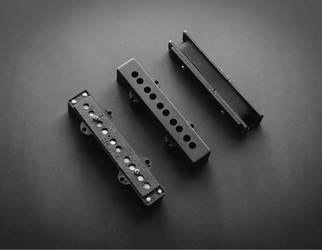 MadeForBass's tweet photo. 5 string Jazz Bass Split coil pickups from GV Custom Instruments.

#gvcustominstruments #gvbasses #basspickups #5string #fivestring 
#splitcoil #jazzbass #madeforbass https://t.co/Ihszdigt1T