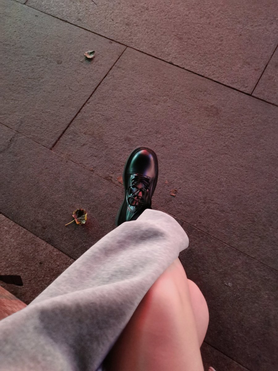 H85096169's tweet photo. 跪在我的脚下，仰起头，湿漉漉的 带着恳求的看着我
求我打你 https://t.co/ug09hmhQ2N