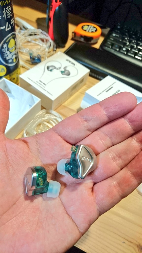 KOU7769's tweet photo. 『安閑』
なんか優しくて静かな落ち着いた良い音🍀🎶これがESTか?←シッタカ(笑)😆💦
解像度はそこまでないけど、しっかり伸びのある良音が出てていい感じ🎸
女性ボーカルの曲が合うかなぁ👩🎙️✨
イヤピがゴミクソなので、後でCP100に変えよう👍
一軍決定⚾✨しばらく楽しめそうです🆗
#CCANRA https://t.co/rBY901dIMN