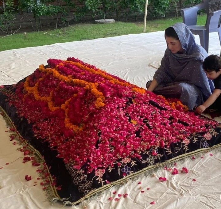 SaniaaAshiq's tweet photo. ♥️🤲🏻 https://t.co/dGXJIpbPYu
