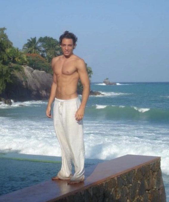 15 years ago 😱😳🤯💀 #Seychelles 🇸🇨 2007 https://t.co/R0ptCuh8qI<a href="/tag/seychelles"class="tags">#Seychelles</a>