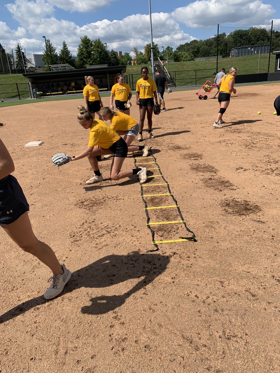 UMBCsoftball's tweet photo. Dawgs back to work on the field…
#winthisday https://t.co/uhB8AGzsB0