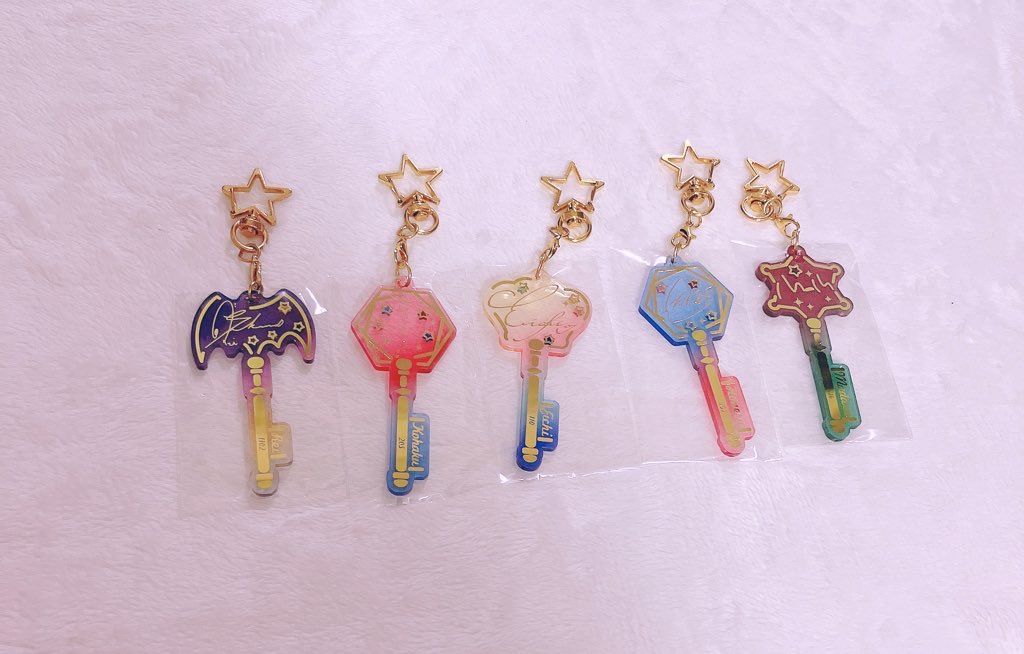 lli_eun__'s tweet photo. #앙스타장터 

앙스타 레이, 코하쿠, 히메루, 마다라, 에이치 키챰 양도합니다 🙏🏼 미개봉, 겉봉 O

레이 1.3
히메루 0.8
에이치, 코하쿠 각 0.7
마다라 0.6 

다수구매시 가격조정O 디엠주세요 🙇🏻‍♀️ https://t.co/2IgMjGxSTA