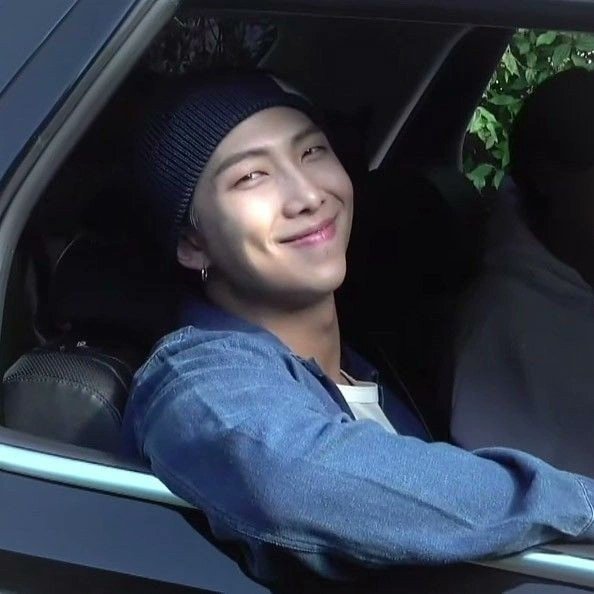 anaiahkth's tweet photo. Happy Birthday to best and great leader of BTS, Kim Namjoon. Enjoy your day RM and i love you so damn much since 1994 thank you for being such a wonderful leader of BTS 8 years now and still counting💜✨

#HappyBirthdayNamjoon #RMday #BestLeaderRM #BTSARMY https://t.co/w3dJMudbg7