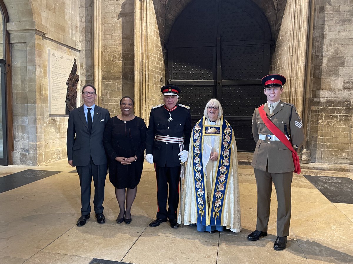 isueliburd's tweet photo. In my capacity as a Deputy Lieutenant I attended the Proclamation at Lincoln Cathedral this afternoon. Pictured here with Cadet, Dean of Cathedral, Lord Lieutenant ⁦⁦@LincsLordLt⁩ &amp; fellow DL. A thought provoking and memorable occasion. https://t.co/R4eCdWgpeO