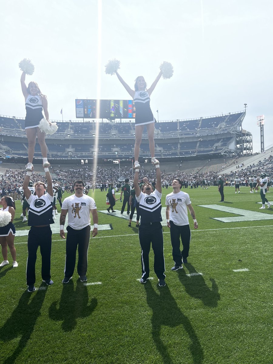 EHSMathGeek209's tweet photo. #WhatsgreatabouEHS??  Gabe Romero cheering in his first college game in front of 107,000 fans (including me) at Penn State University!!  The Blue and White look good on you:)  @EHSSouthside @Edison_HS @bxsicgabe #proudteacher https://t.co/iw4TPzYkqk