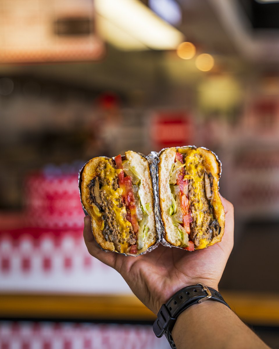 See the art in that? Let's get creative with our toppings. That's what we do! 😎

(📸: <a href="/jeffgallardo/">Jeff Gallardo</a>.inc)
________

#fiveguys #fiveguysqatar #5guys #fiveguysburgers #fiveguysburgersandfries #doha #qatar #dohaqatar