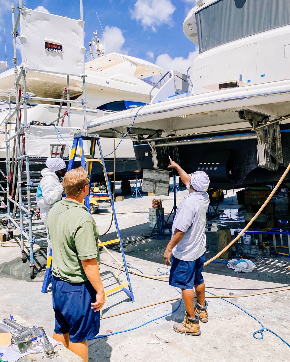 FostersYacht's tweet photo. Fred and Rayon preparing the #hydraulic swim platform for #propspeed! #workatfosters https://t.co/M68I7Um39s