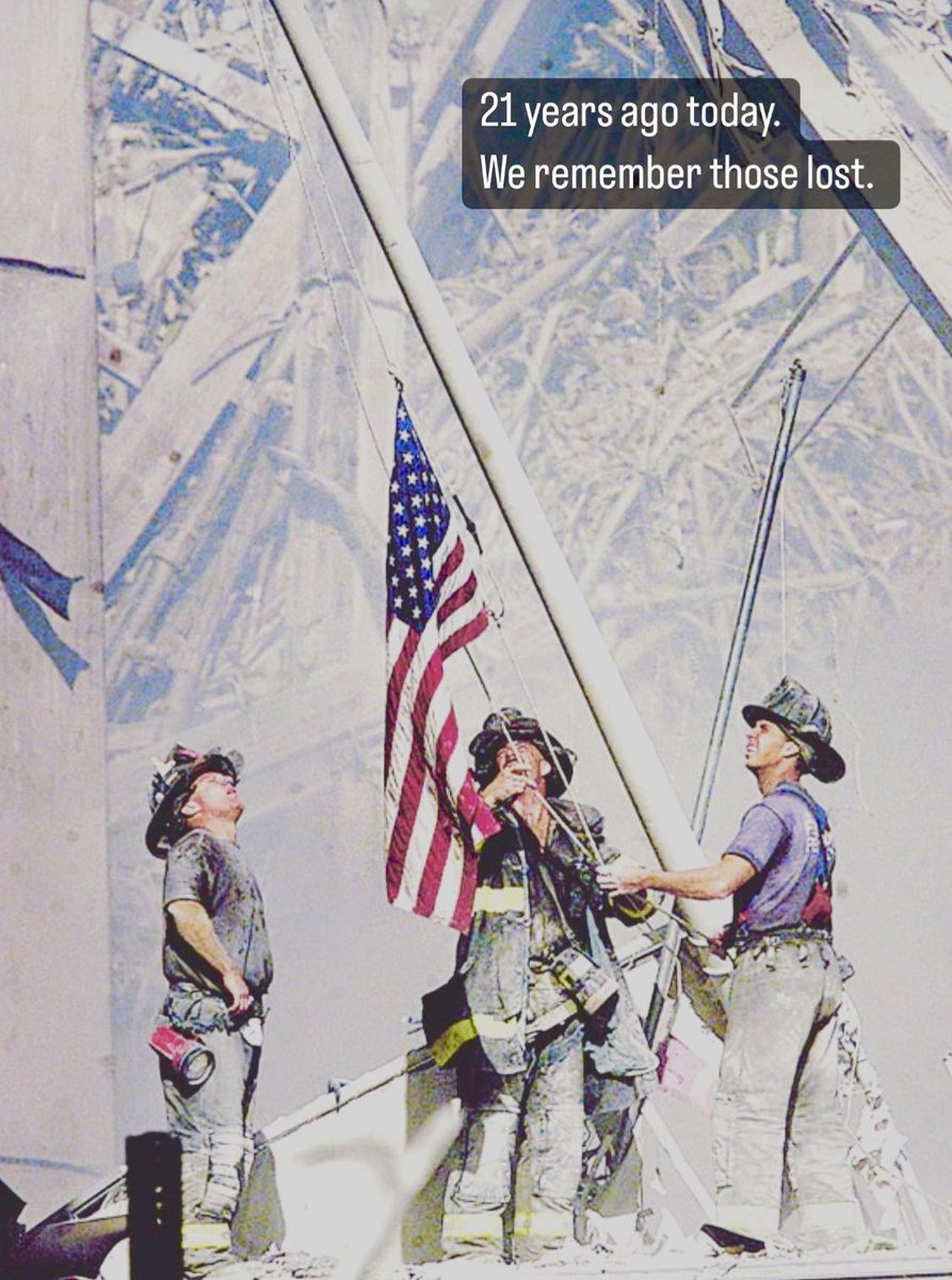 ronkeegan13's tweet photo. Never forget! #WorldTradeCenter #nypd #nyfd 🇺🇸🇺🇸🇺🇸#911NeverForget https://t.co/7rGs1K4pk3
