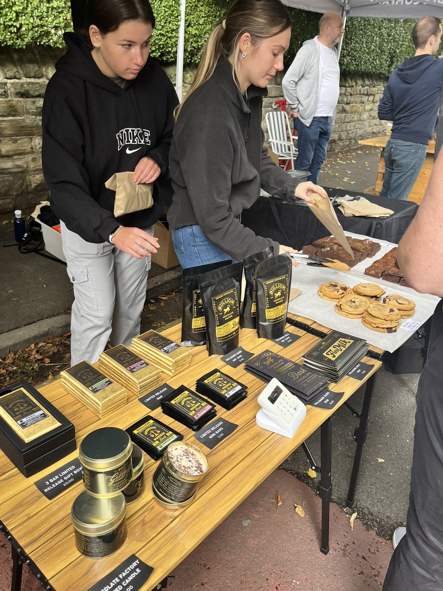 Great to see @OfficialBullion at Nether Edge Farmers Market today 🍫 ❤️ #sheffieldchocolate #chocolate #sheffield #farmersmarket #netheredgefarmersmarket #shoplocal