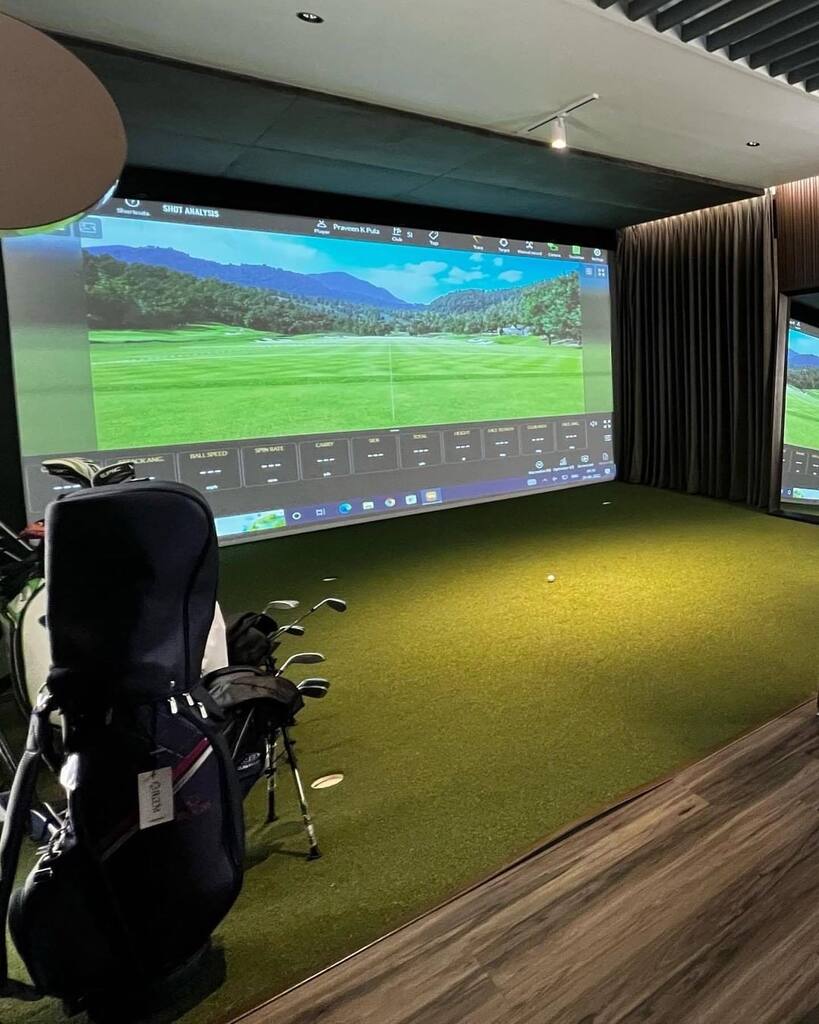 systems_sb's tweet photo. Siete pronti a migliorare le vostre performance? Divertendovi e facendo divertire anche la nostra famiglia? Avendo il pieno controllo di tutti i servizi della vostra residenza? #golfsimulator #golf #indorgolf #control4 #control4_smart_home #c4yourself #h… https://t.co/1eqVZHkaEX https://t.co/AQZ2jtWsJX