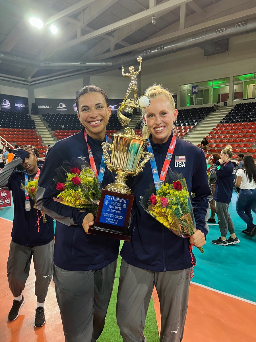 VBDers's tweet photo. Awesome summer repping the 🇺🇸. Good luck in France! @averyskinnerr @AStumler https://t.co/kWxTUlR7bx